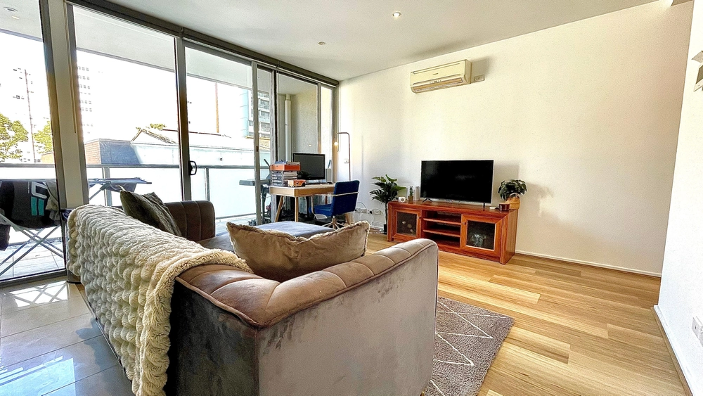 206/24 Wilson Street, South Yarra, Vic 3141, thumbnail 3 of 4