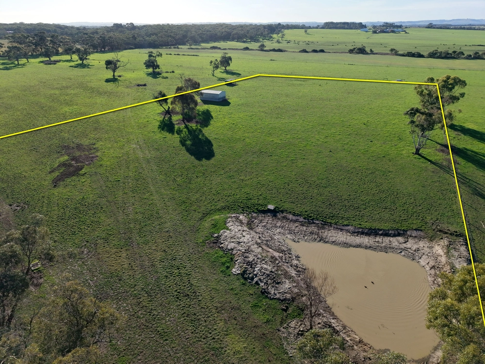 1 Bass Highway, Inverloch, Vic 3996, thumbnail 3 of 4