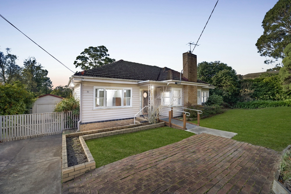 31 Orient Avenue, Mitcham, Vic 3132, thumbnail 3 of 4
