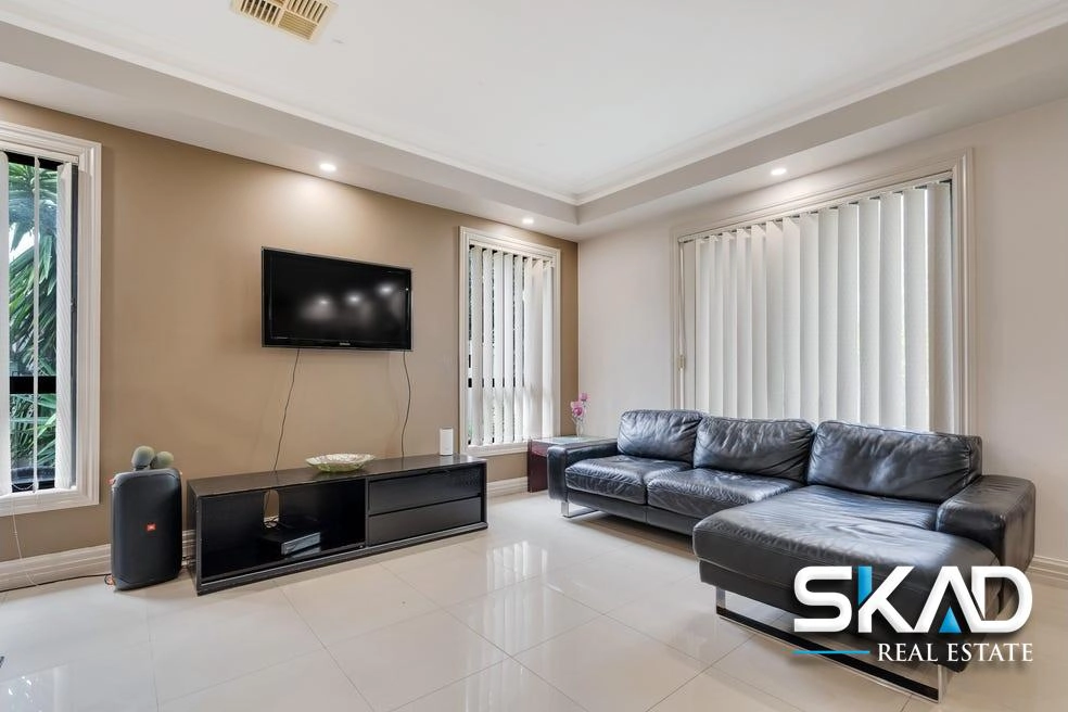 19 Valhalla Place, Craigieburn, Vic 3064, thumbnail 3 of 4
