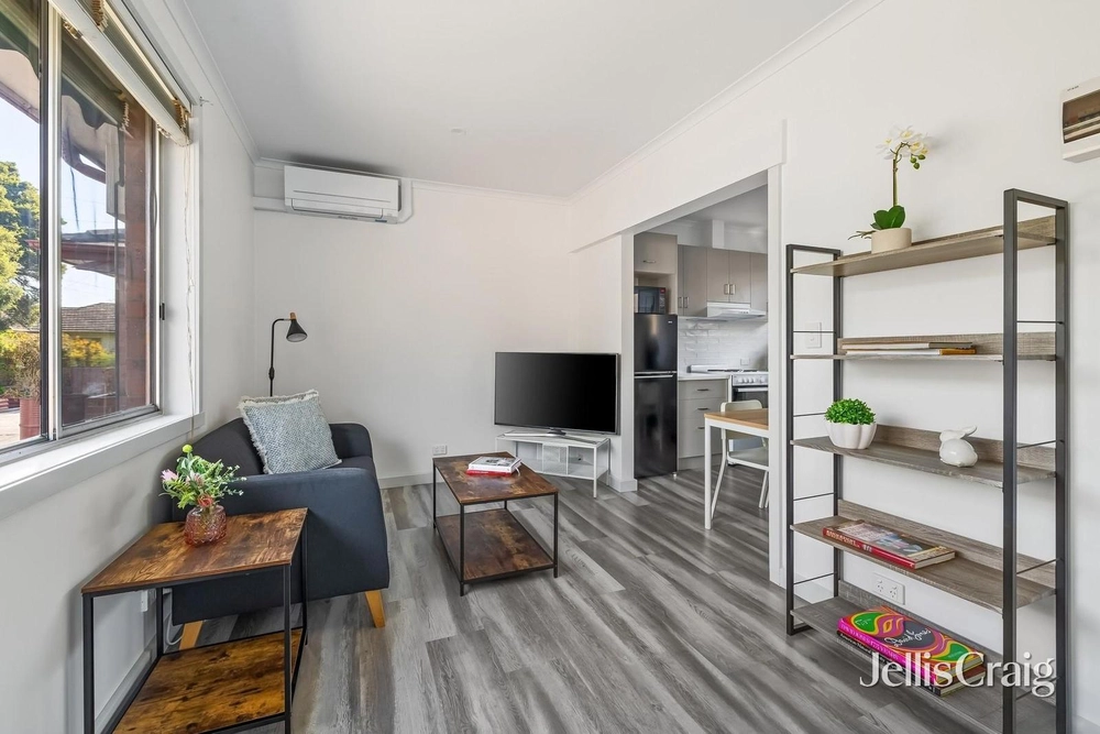 2/5 Evans Street, Fairfield, Vic 3078, thumbnail 3 of 4