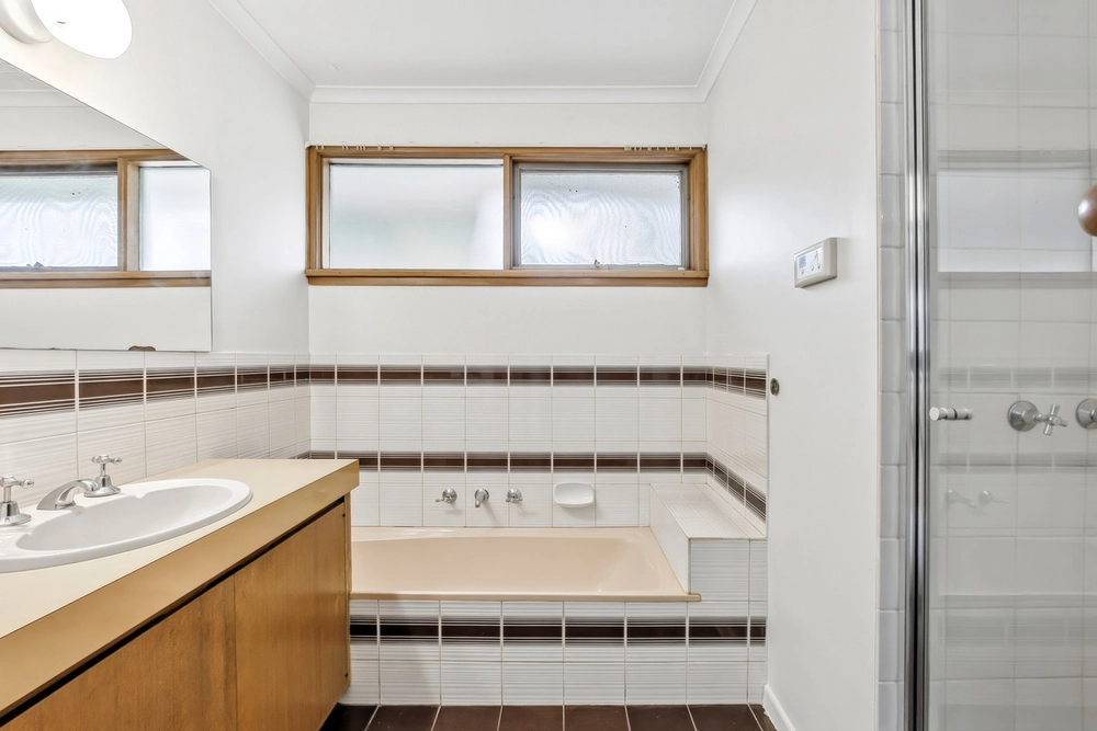 2 Oberon Drive, Belmont, Vic 3216, thumbnail 4 of 4