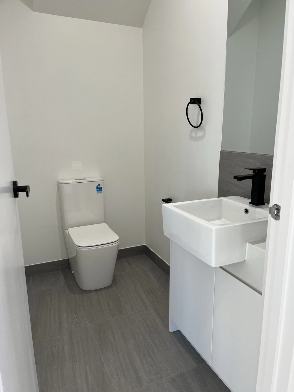 2/668 Elgar Road, Box Hill North, Vic 3129, thumbnail 2 of 4