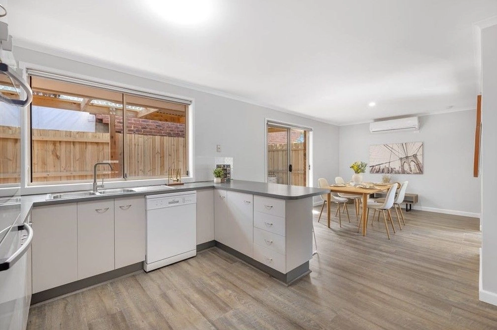 19 Thames Boulevard, Werribee, Vic 3030, thumbnail 3 of 4