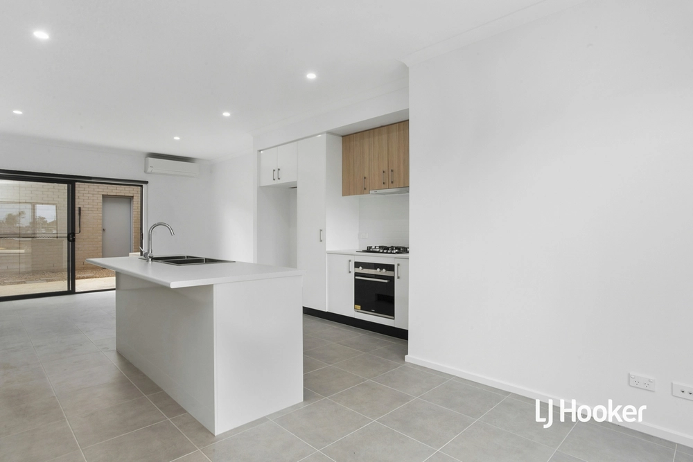 29 Wool Street, Tarneit, Vic 3029, thumbnail 3 of 4