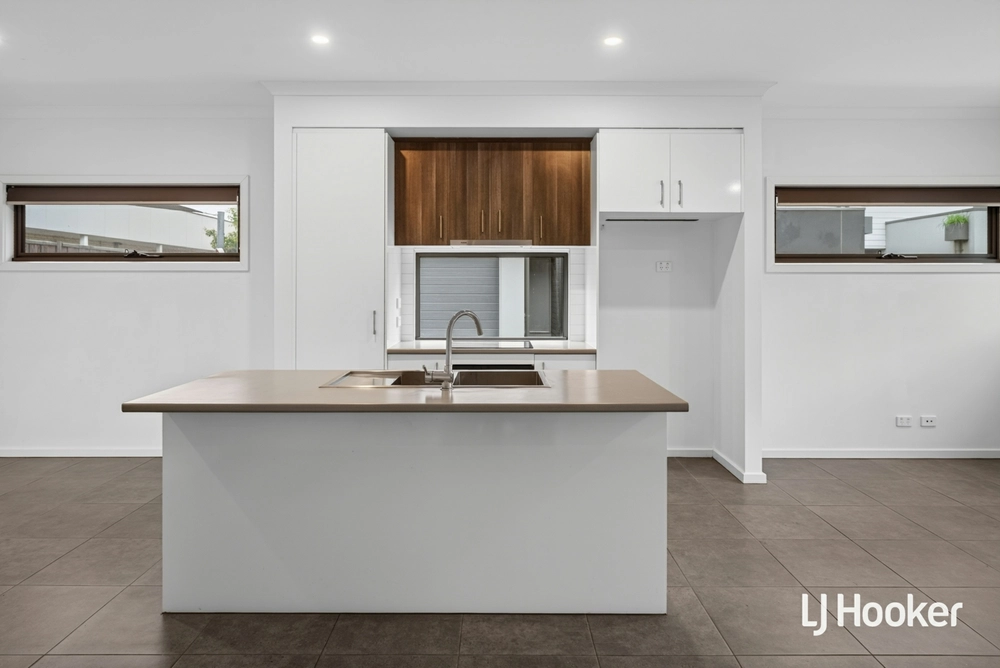 7 Maverick Crescent, Werribee, Vic 3030, thumbnail 3 of 4