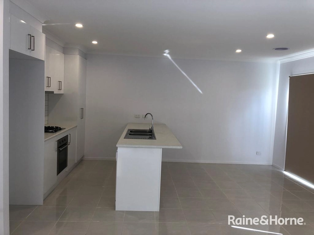 43 Wheat Avenue, Truganina, Vic 3029, thumbnail 3 of 4