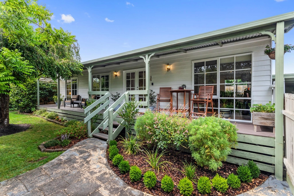 2/9 Eastmead Road, Croydon, Vic 3136, main thumbnail
