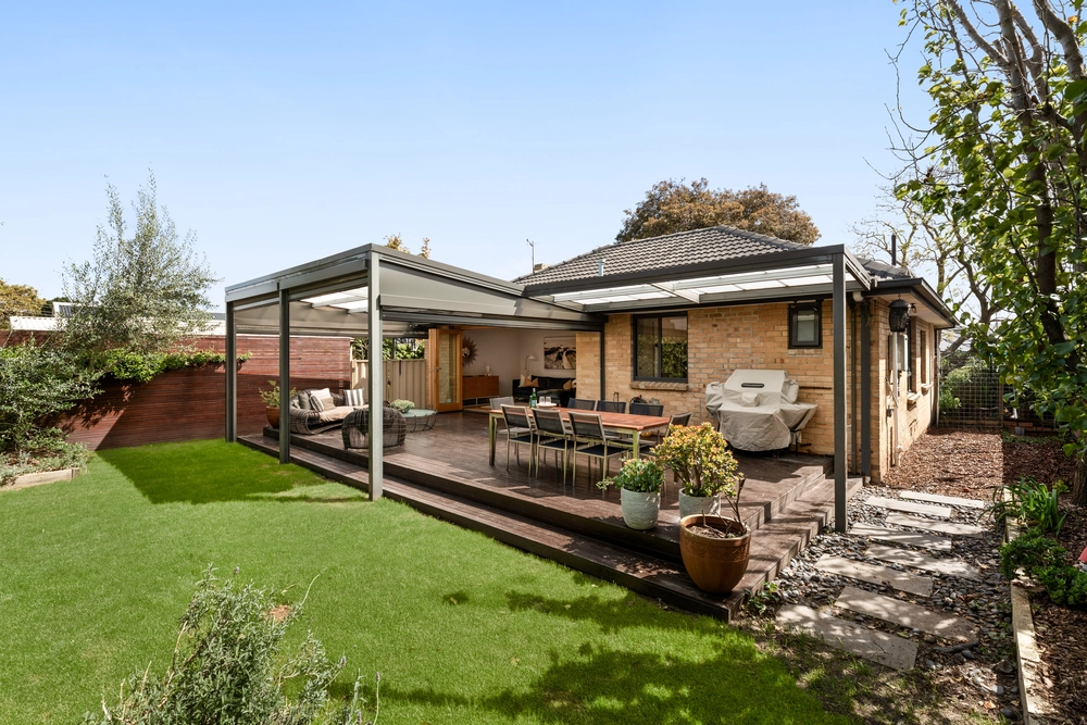 8 Magnolia Avenue, Bentleigh East, Vic 3165, thumbnail 3 of 4