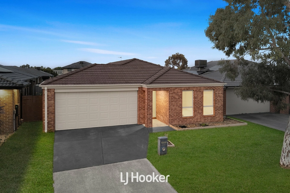 42 Elmslie Drive, Cranbourne East, Vic 3977, thumbnail 3 of 4