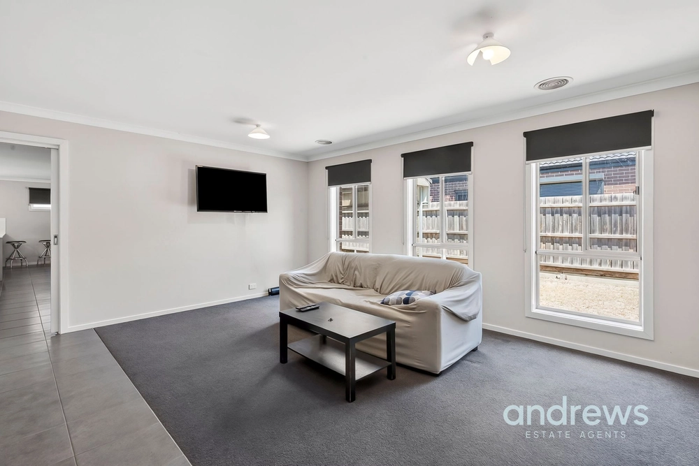 34 Tannin Way, Waurn Ponds, Vic 3216, thumbnail 3 of 4