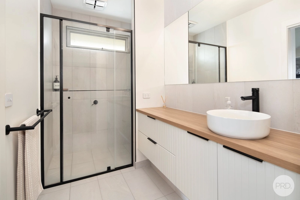 33 Blomeley Drive, Lucas, Vic 3350, thumbnail 3 of 4