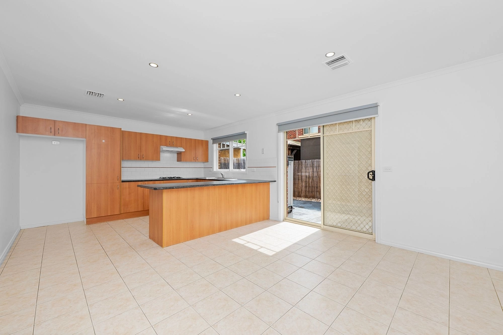 59 Village Avenue, Taylors Lakes, Vic 3038, thumbnail 3 of 4