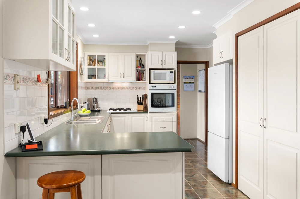 11 Ronald Avenue, South Morang, Vic 3752, thumbnail 4 of 4