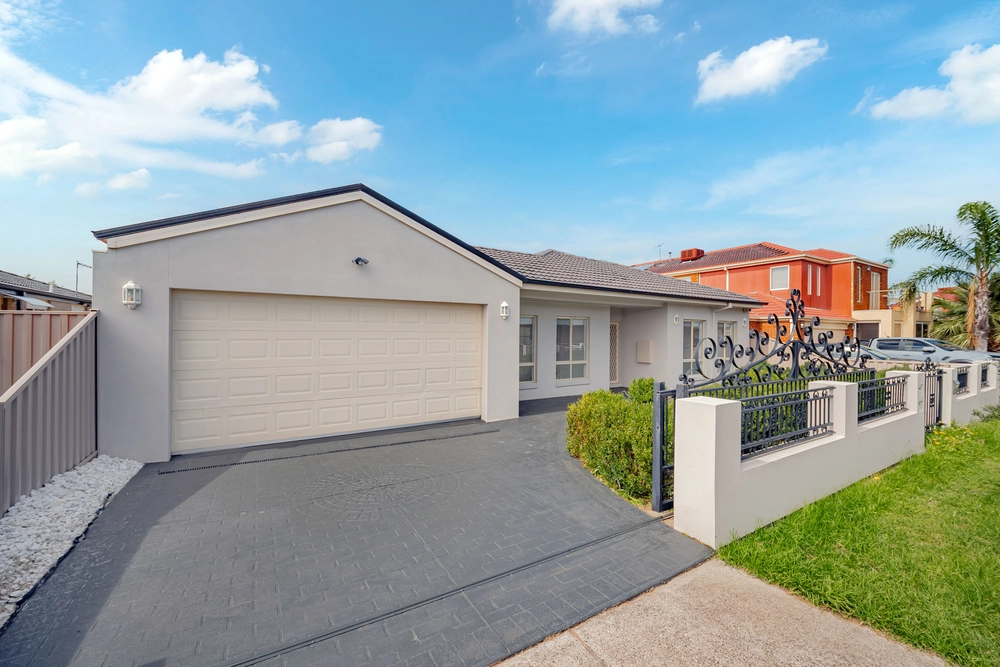 4 Neptune Street, Roxburgh Park, Vic 3064, thumbnail 2 of 4