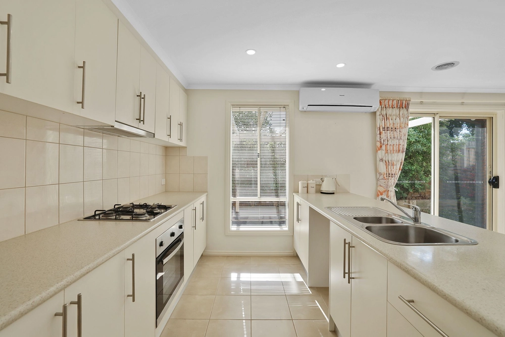 2/16 Railway Avenue, Garfield, Vic 3814, thumbnail 3 of 4