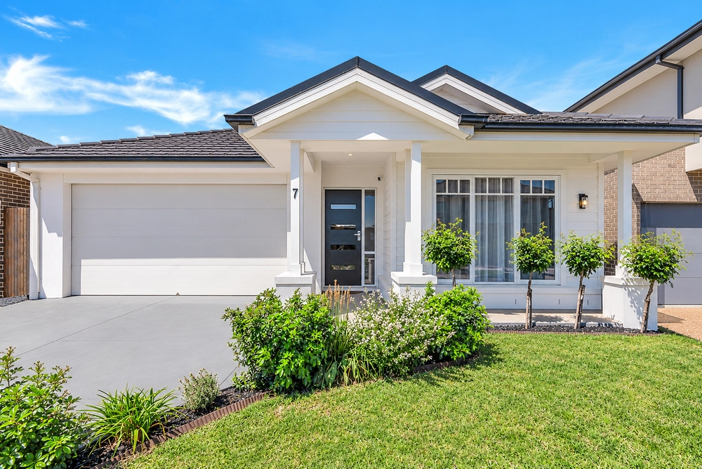 7 Inclusion Road, Clyde North, Vic 3978, main thumbnail