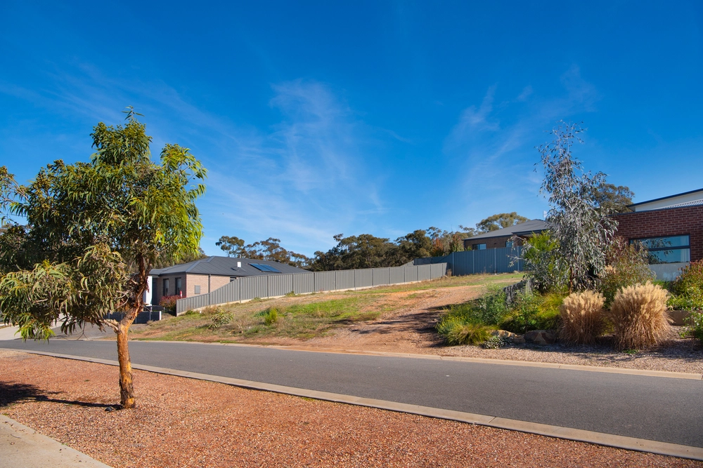 16 Jarrod Drive, Mckenzie Hill, Vic 3451, thumbnail 3 of 4