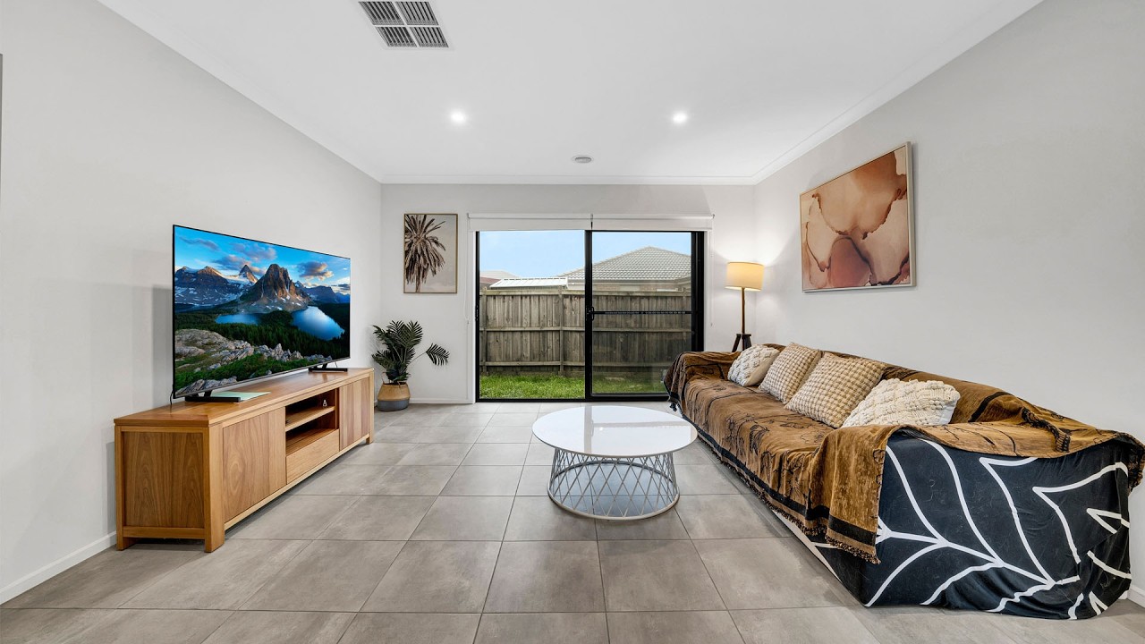 43 Pitfield Avenue, Cranbourne East, Vic 3977, thumbnail 2 of 4