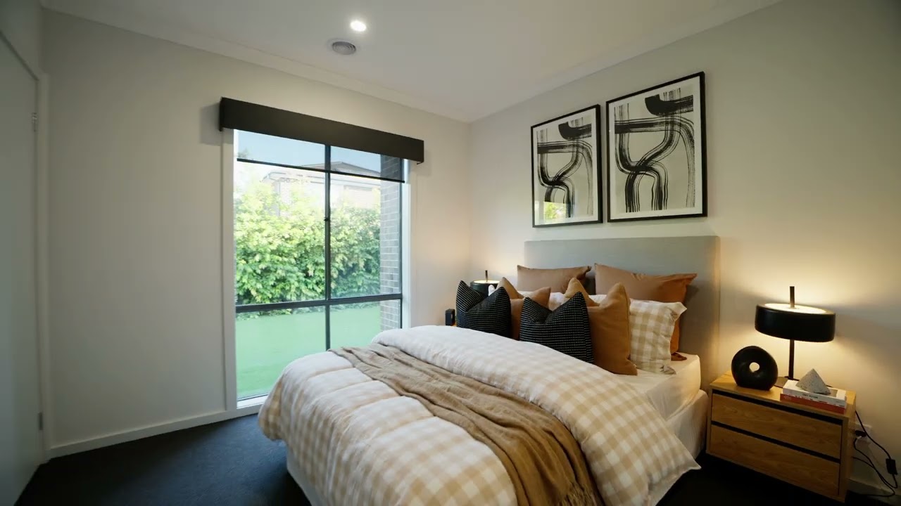 185 Honour Avenue, Clyde North, Vic 3978, thumbnail 3 of 4