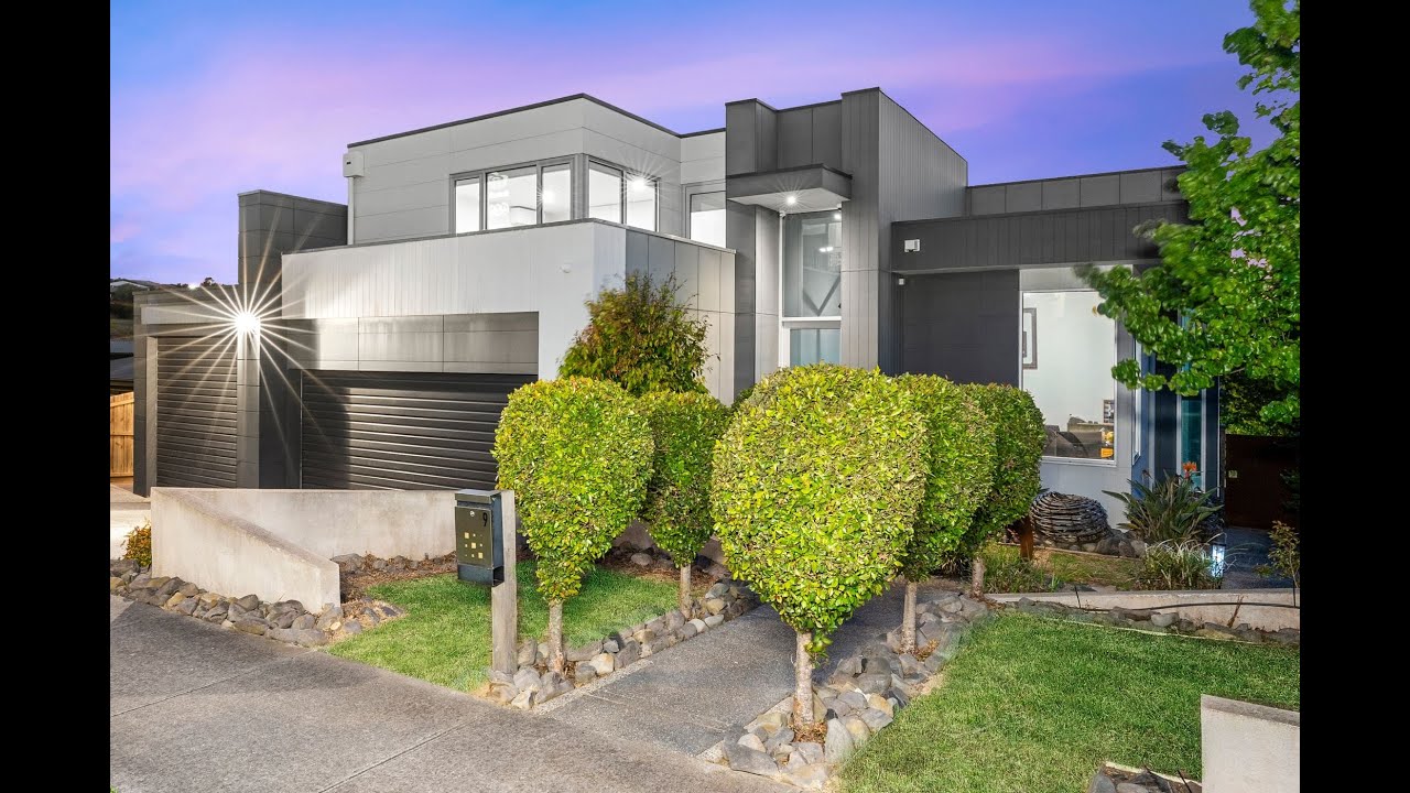 9 Stoneleigh Crescent , Highton, Vic 3216, thumbnail 3 of 4