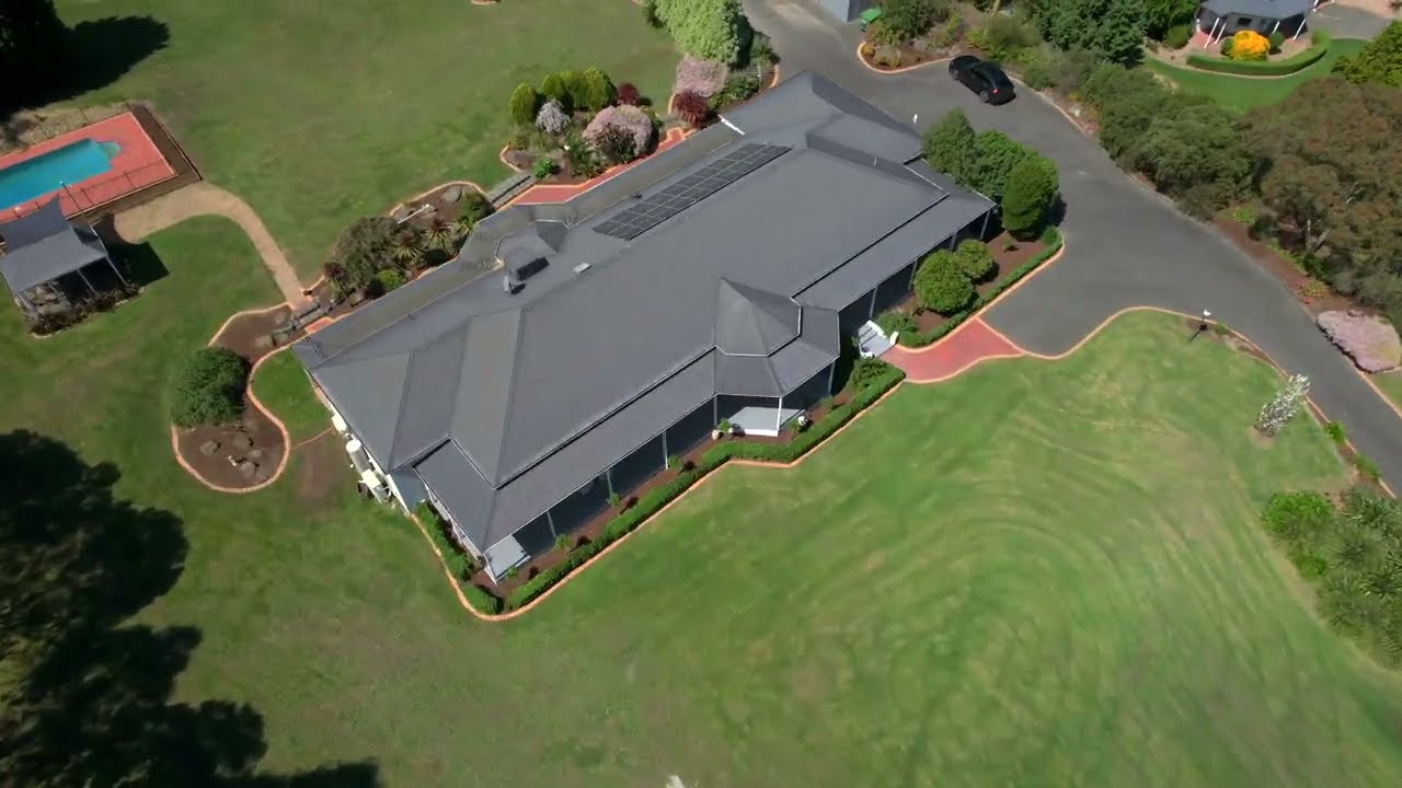 7 Golf Links Drive, Yarrambat, Vic 3091, thumbnail 3 of 4