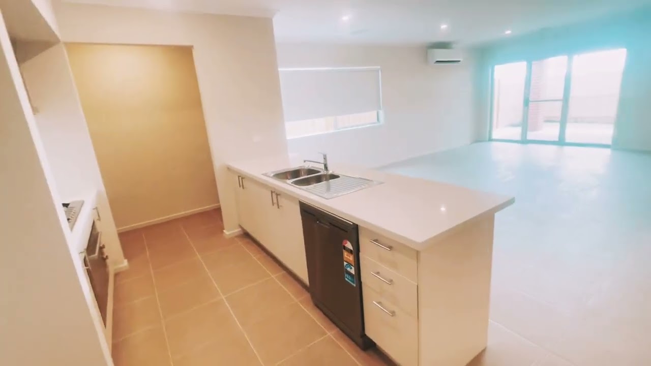 23 Superb Road, Wyndham Vale, Vic 3024, thumbnail 3 of 4