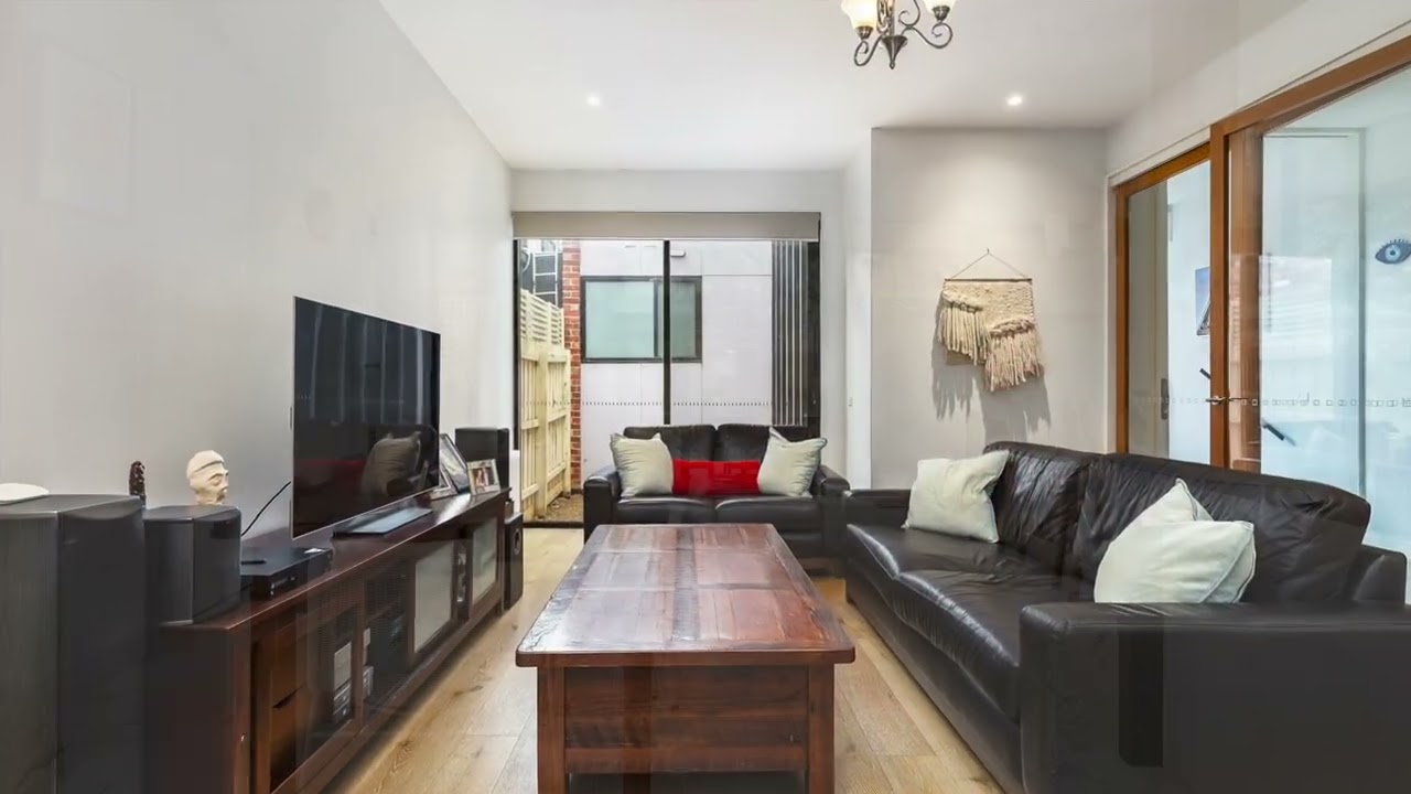 8 Meredith Street, Elwood, Vic 3184, thumbnail 3 of 4