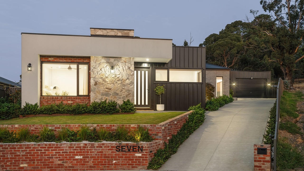 7 Rusty Rise, Brown Hill, Vic 3350, thumbnail 3 of 4