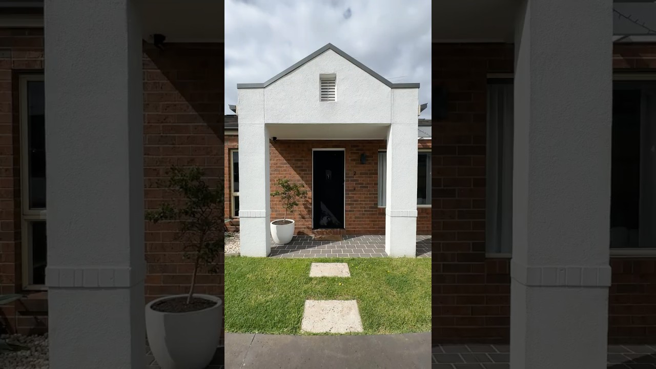 2/11 Cedarville Close, Highton, Vic 3216, thumbnail 3 of 4