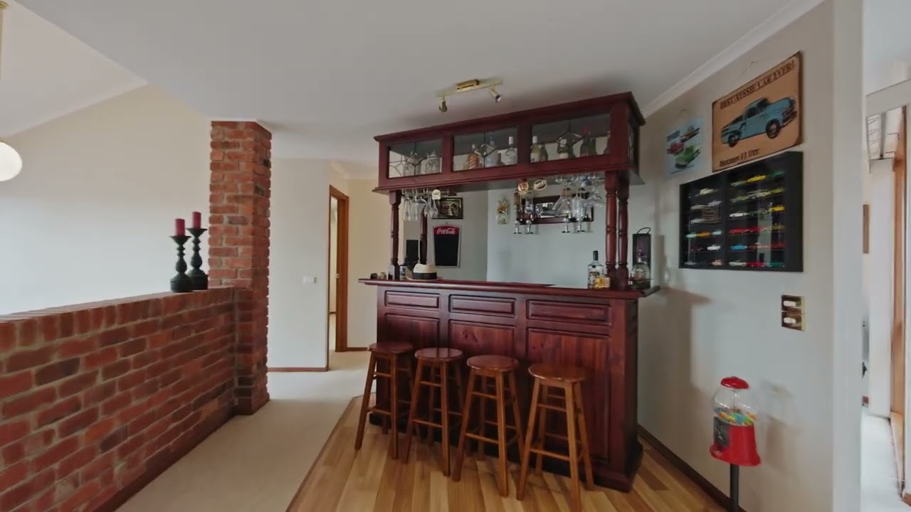 6 Hepburn Court, Berwick, Vic 3806, thumbnail 3 of 4