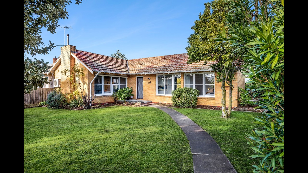 1 Purrumbete Avenue, Manifold Heights, Vic 3218, thumbnail 3 of 4