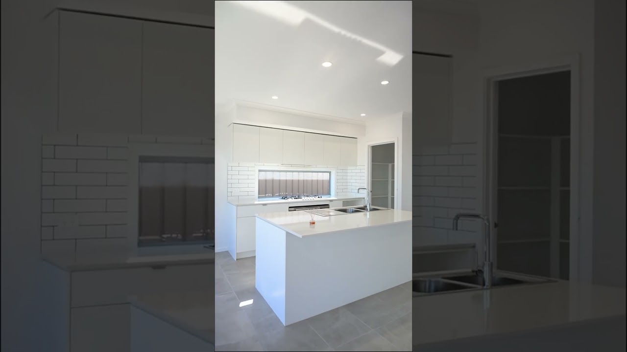 12 Enrica Drive, Melton South, Vic 3338, thumbnail 3 of 4