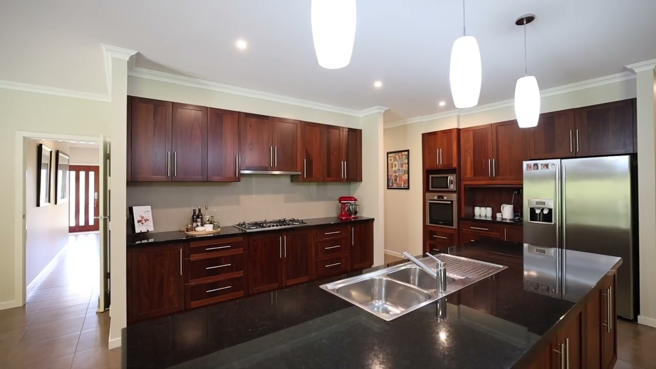 6 Josephine Crescent, Mirboo North, Vic 3871, thumbnail 3 of 4