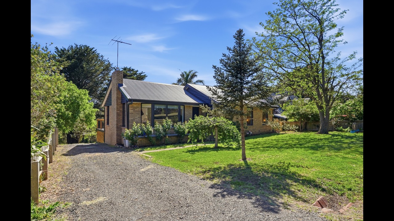 32 Main Street, Myrniong, Vic 3341, thumbnail 3 of 4