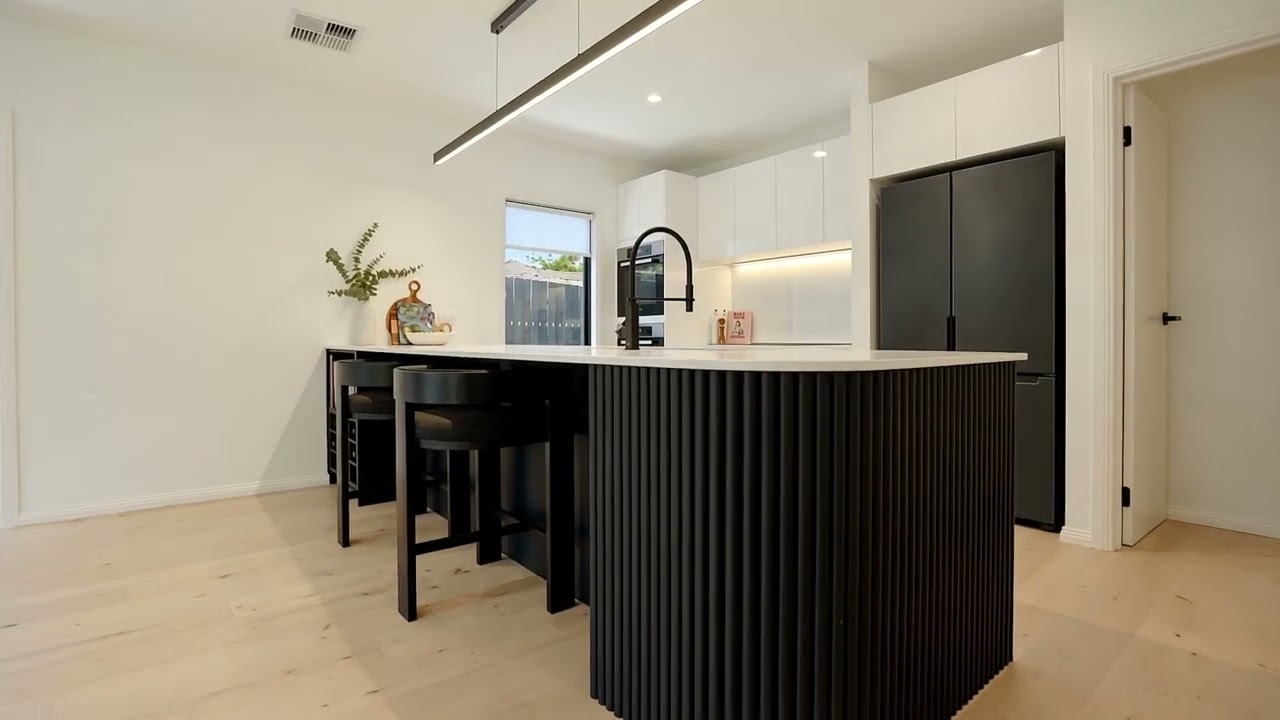 2/11 Baxter Street, Eltham, Vic 3095, thumbnail 3 of 4